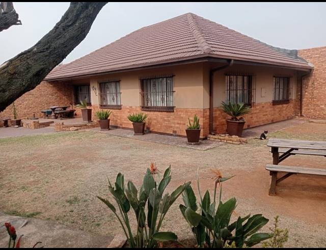 3 BEDROOM HOUSE FOR SALE IN PARKDENE